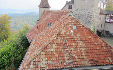<strong>Dachunterhalt </strong>Schloss Kyburg<br />Dachreinigung