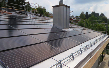 <strong>Solaranlagen</strong> Zollikerberg<br />Steildach, Spenglerarbeiten, Fasade, Solaranlage